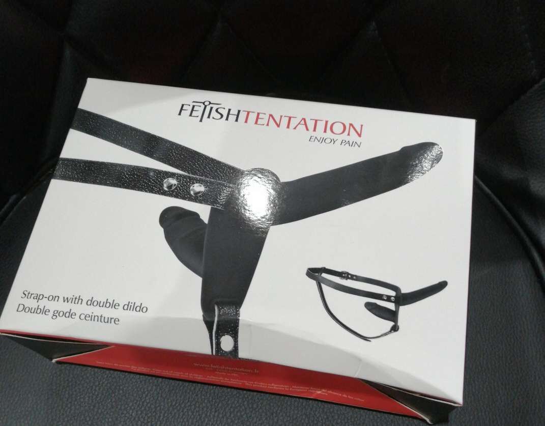 Двойной страпон Fetish Tentation Strap-On with Double Dildo Black (мятая упаковка)